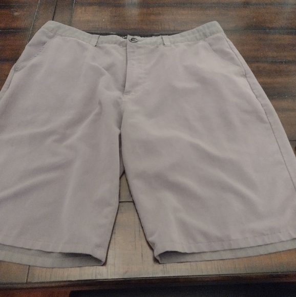 Travis Mathew Other - Travis Mathew men's short.